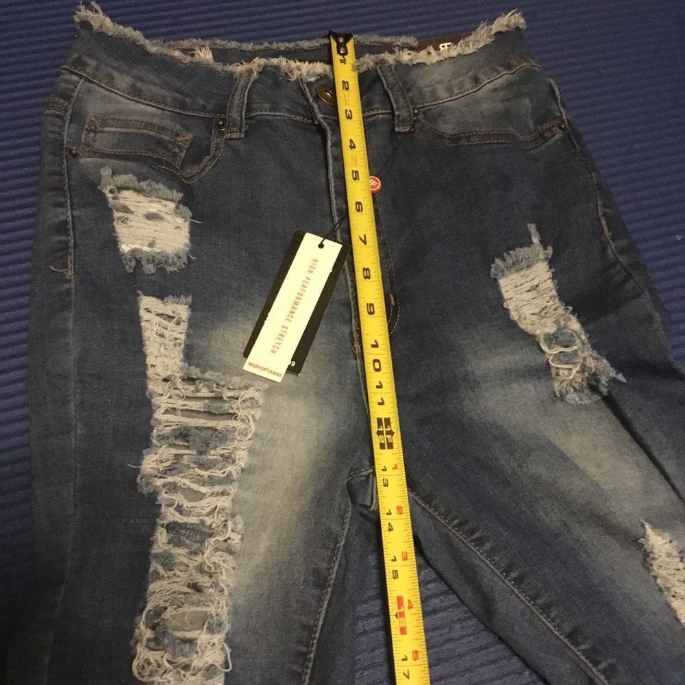 Red Fox Medium Wash Distressed Destroyed Bermuda Shorts Jeans L - Picture 8 of 11